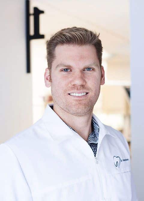 Dr Maxime Desrochers - Dentiste - Dentist - Centre Dentaire Ahuntsic